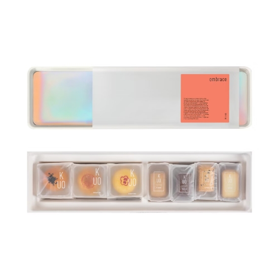 郭元益-Embrace擁抱(彩月) 圖片